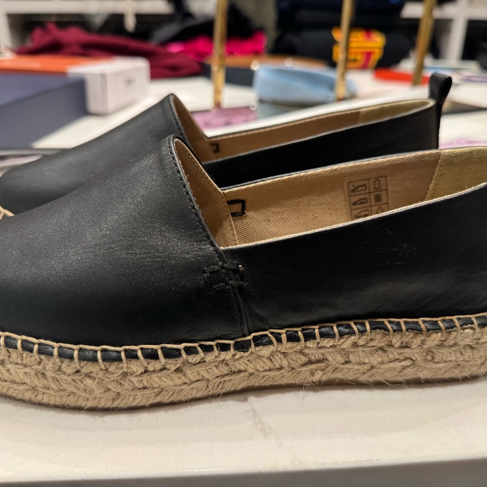 Casa Hernanz- Black Leather Espadrille Slip-Ons with Jute Sole